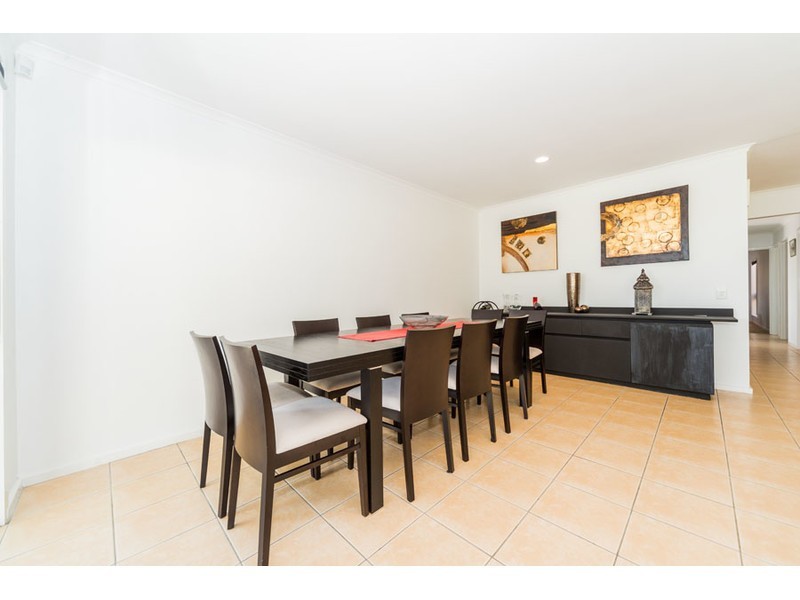 4 Namatjira Street, Paradise Point QLD 4216