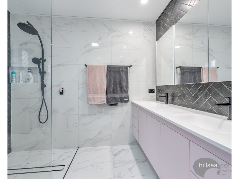 7 Minden Crescent, Helensvale QLD 4212