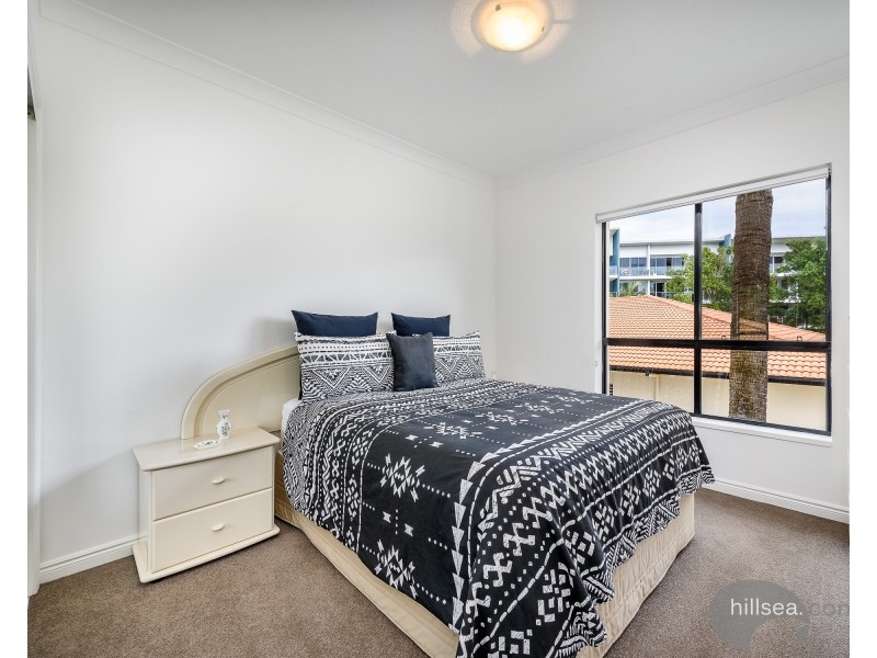 7006 Phoenix Palms Drive, Hope Island QLD 4212