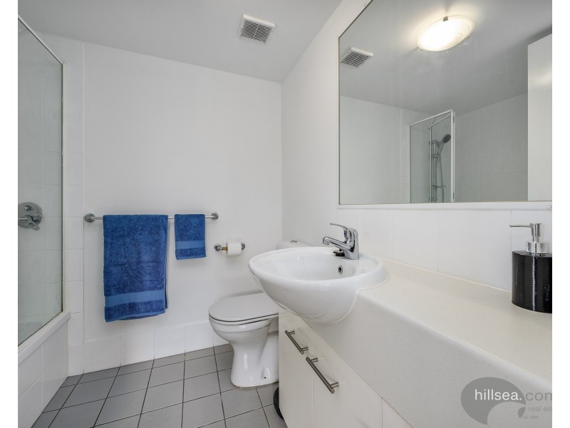 7006 Phoenix Palms Drive, Hope Island QLD 4212