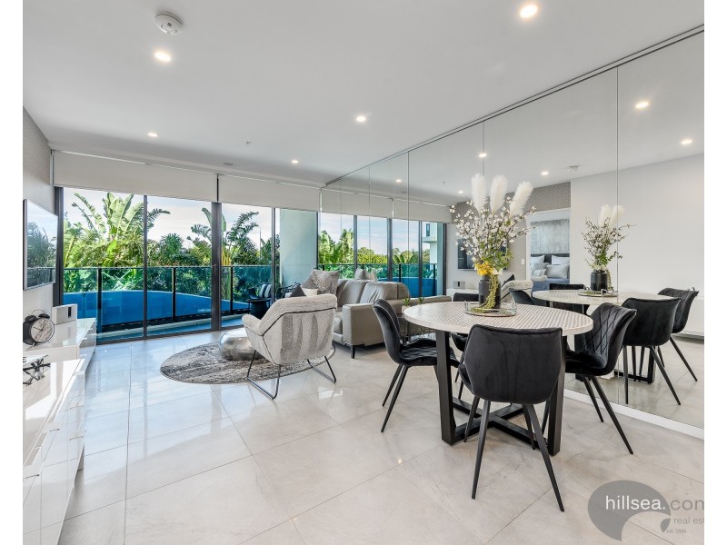 5207/5 Harbour Side Court, Biggera Waters QLD 4216