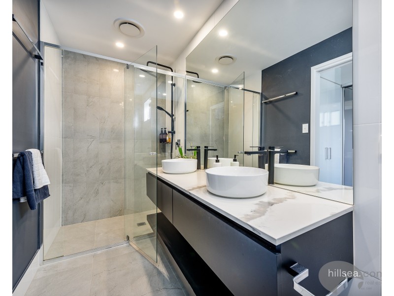 5207/5 Harbour Side Court, Biggera Waters QLD 4216