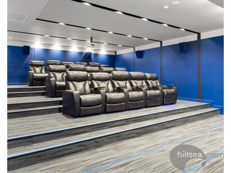 5207/5 Harbour Side Court, Biggera Waters QLD 4216