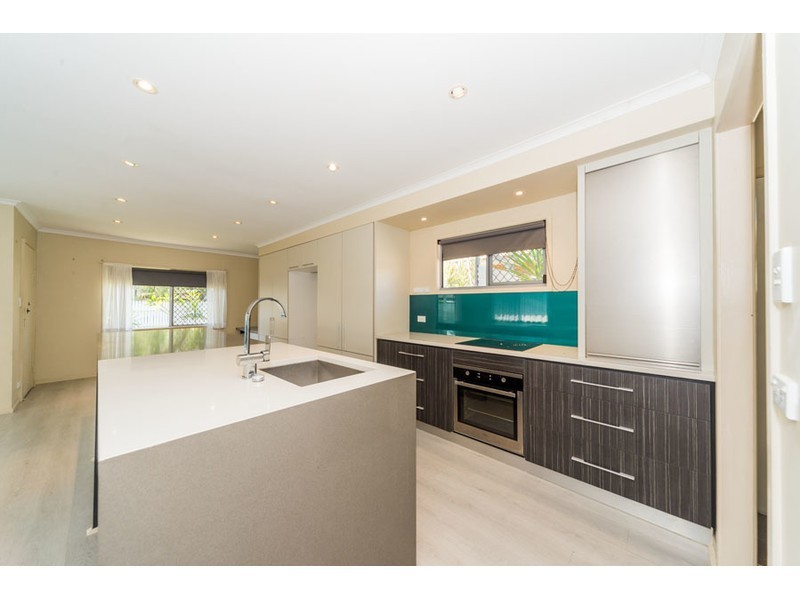 31 Turana Street, Coombabah QLD 4216