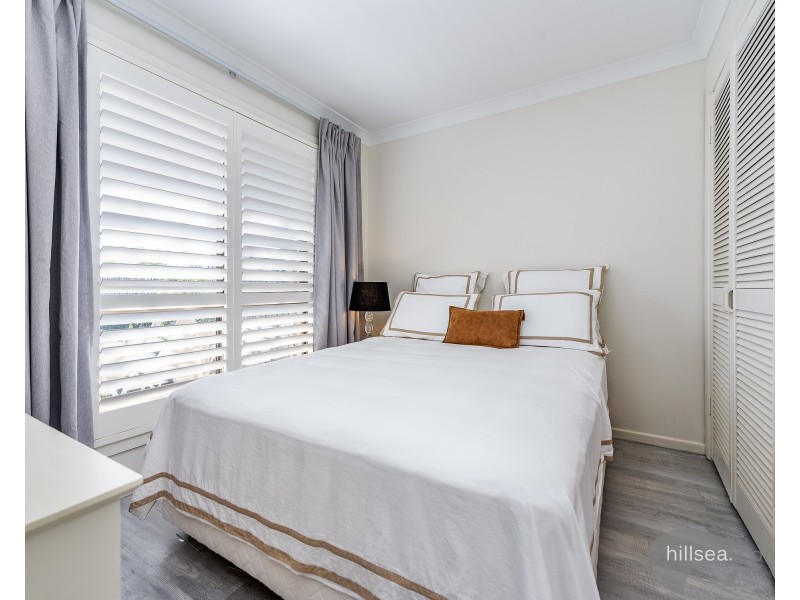 2/2 Warrie Close, Paradise Point QLD 4216