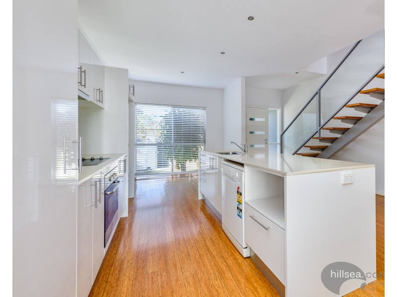 2/156 Muir Street, Labrador QLD 4215