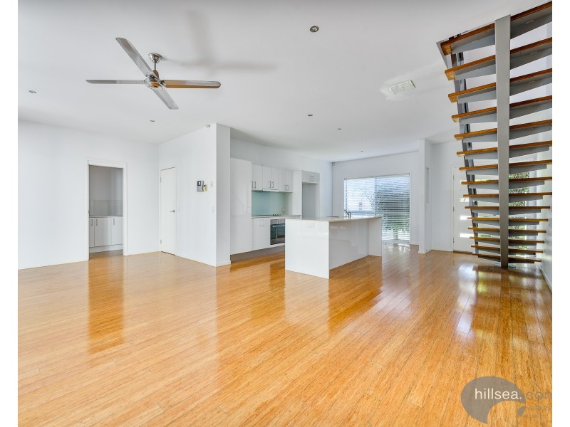 2/156 Muir Street, Labrador QLD 4215