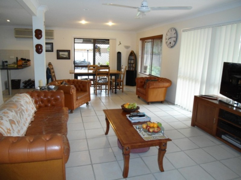 34 Thrush Avenue, Paradise Point QLD 4216