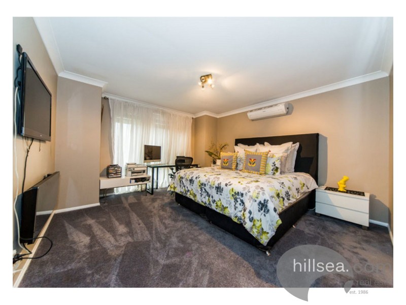 45 Serafina Drive, Helensvale QLD 4212