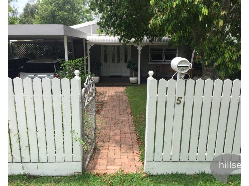 5 Kerr Avenue, Southport QLD 4215