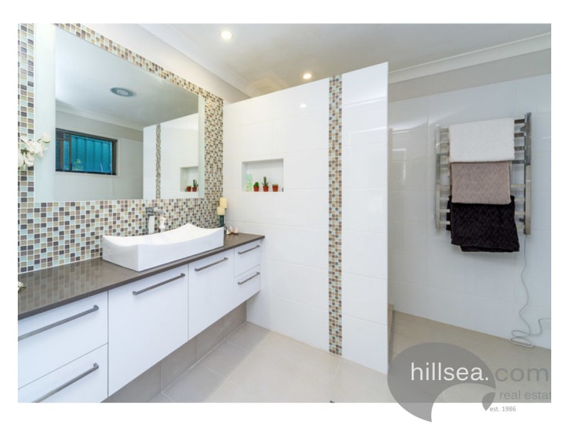 6 Martin Place, Helensvale QLD 4212