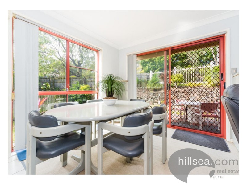 2/107 Greenacre  Drive, Parkwood QLD 4214