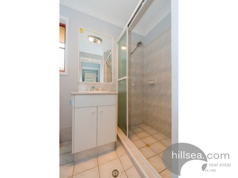 2/107 Greenacre  Drive, Parkwood QLD 4214