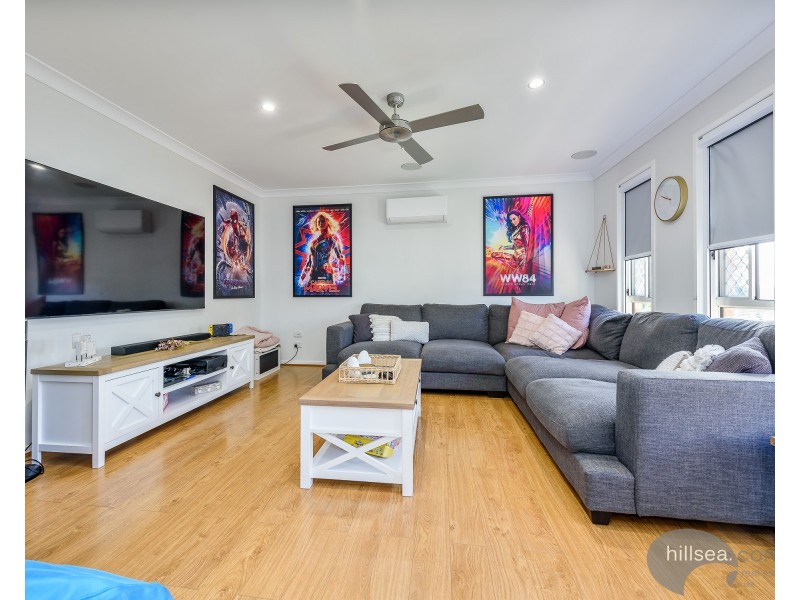 10 Southern Lights Drive, Pimpama QLD 4209