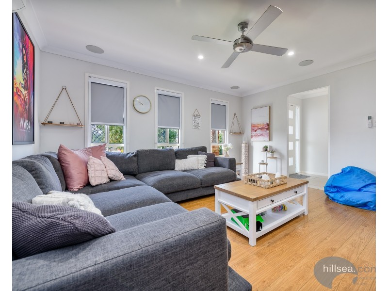 10 Southern Lights Drive, Pimpama QLD 4209