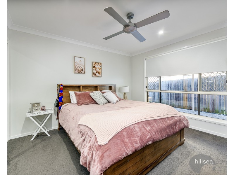 10 Southern Lights Drive, Pimpama QLD 4209