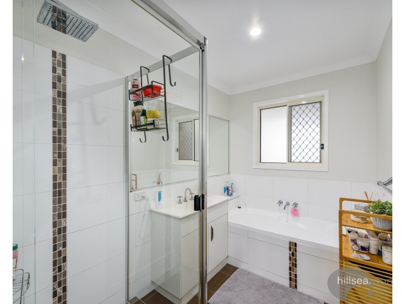 10 Southern Lights Drive, Pimpama QLD 4209