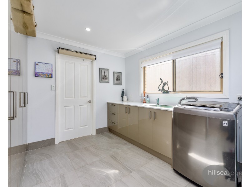 485 Pine Ridge Road, Runaway Bay QLD 4216