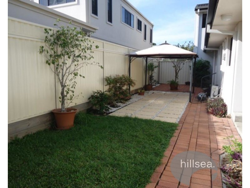 2/43 Errol Avenue, Paradise Point QLD 4216