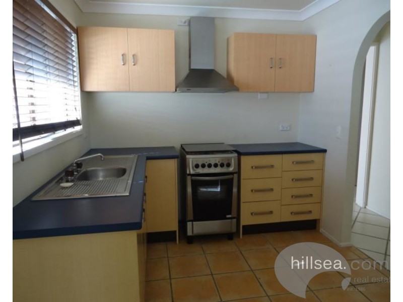 2/43 Errol Avenue, Paradise Point QLD 4216