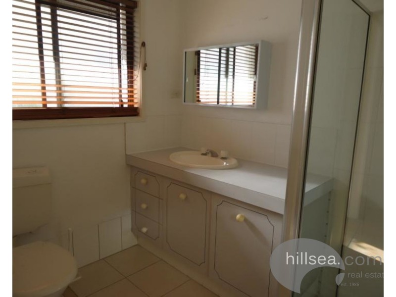 2/43 Errol Avenue, Paradise Point QLD 4216