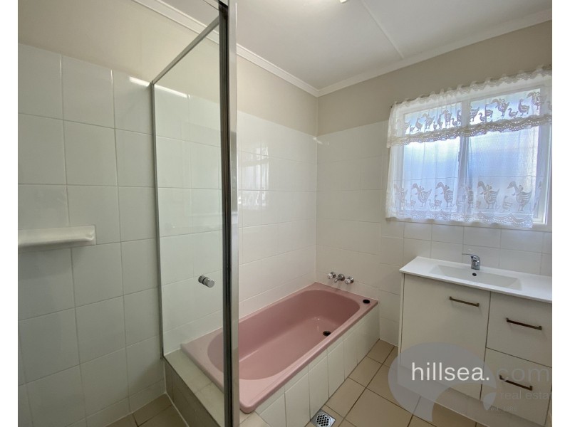 2/4 Geoffrey Avenue, Southport QLD 4215