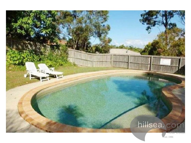 4/137 Olsen Avenue, Labrador QLD 4215