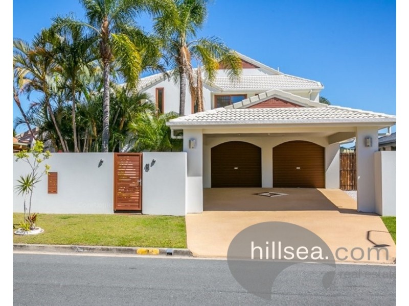 8 Anchorage Way, Biggera Waters QLD 4216