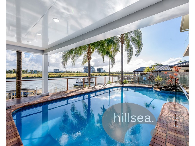 8 Anchorage Way, Biggera Waters QLD 4216