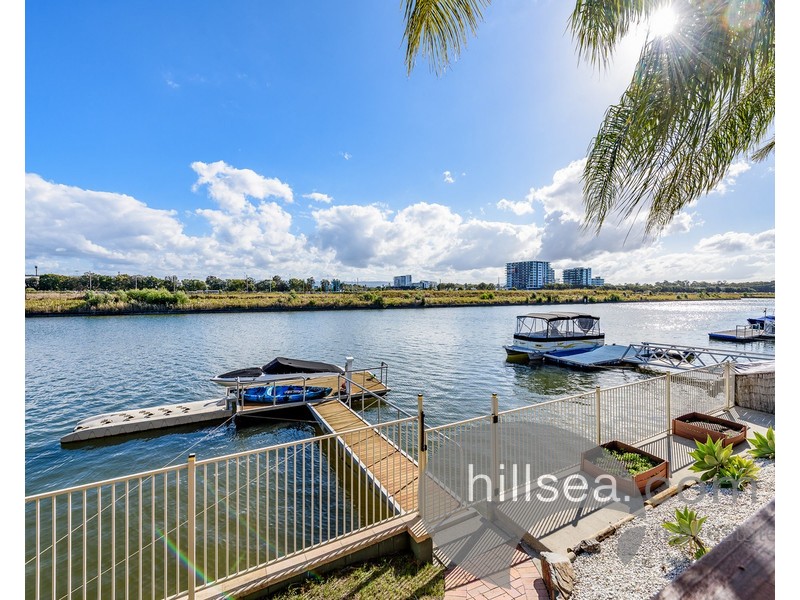 8 Anchorage Way, Biggera Waters QLD 4216