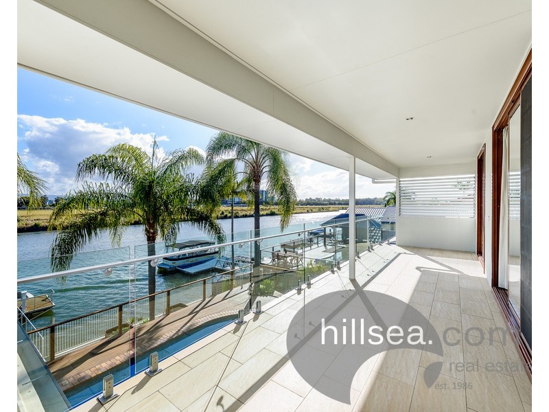 8 Anchorage Way, Biggera Waters QLD 4216