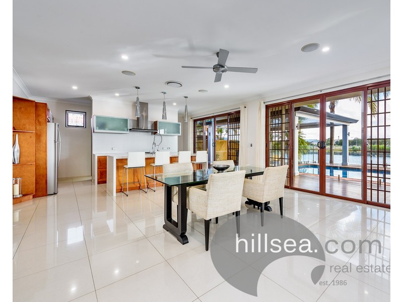 8 Anchorage Way, Biggera Waters QLD 4216