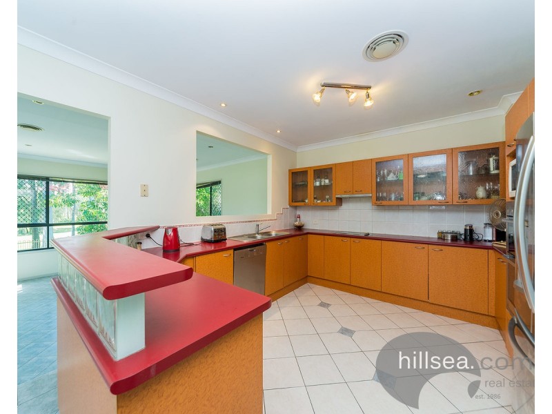18 Little Hampton Court, Arundel QLD 4214