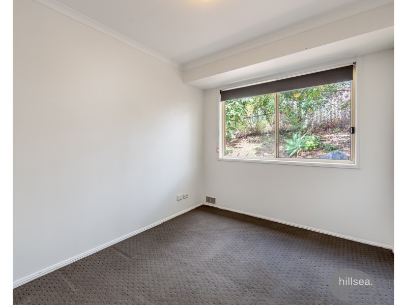 2/2 Oscar Court, Oxenford QLD 4210