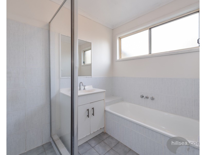 2/2 Oscar Court, Oxenford QLD 4210