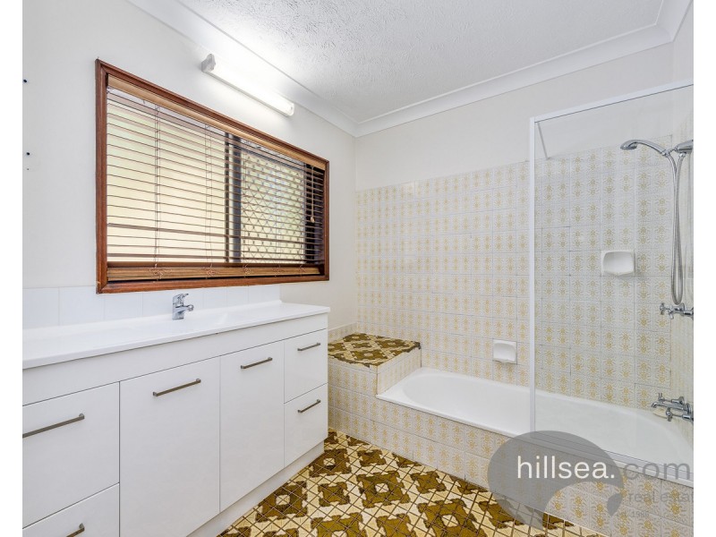 1/268 Marine Parade, Labrador QLD 4215