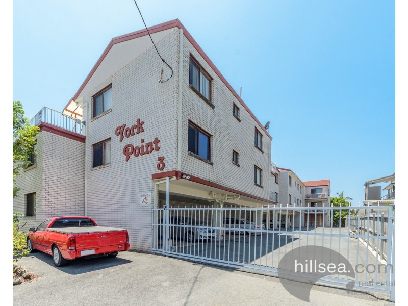 4/3 Ahern Street, Labrador QLD 4215