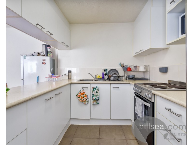 4/3 Ahern Street, Labrador QLD 4215