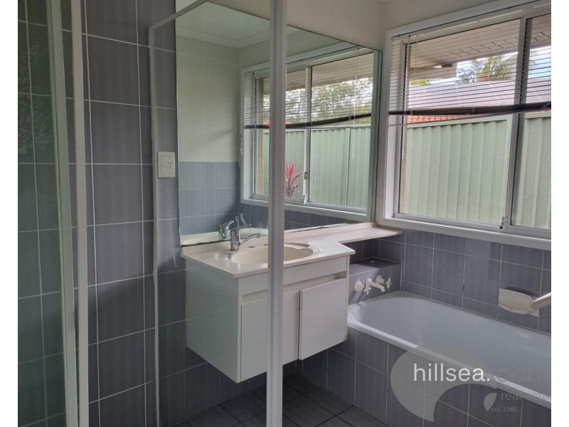 4 Crampton Court, Parkwood QLD 4214