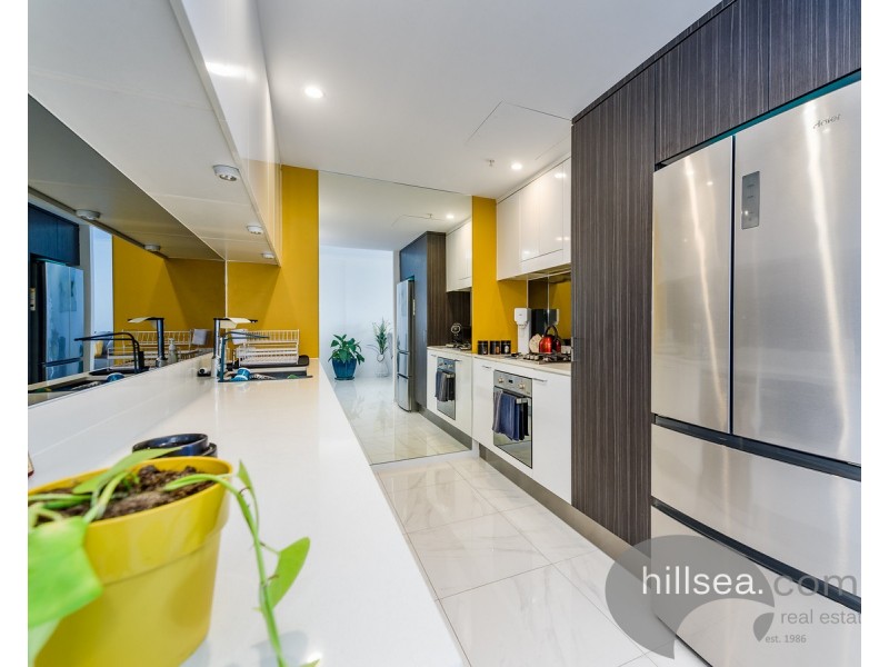 3803/5 Harbourside Court, Biggera Waters QLD 4216