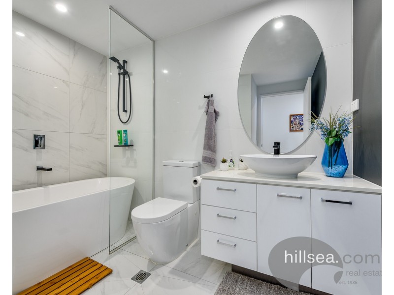 3803/5 Harbourside Court, Biggera Waters QLD 4216