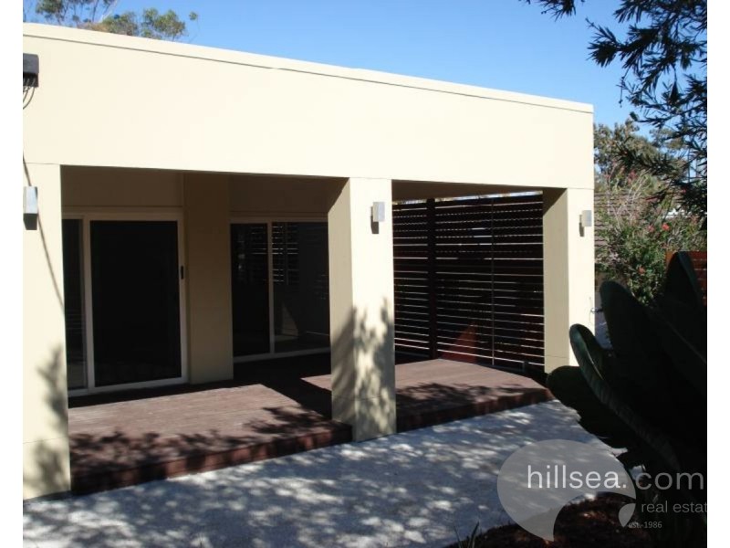 1/98 Imperial Parade, Labrador QLD 4215