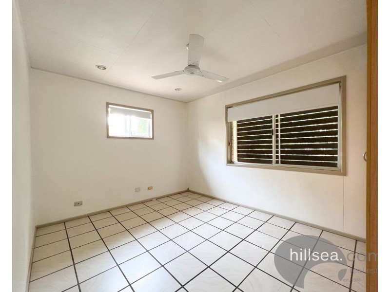 1/98 Imperial Parade, Labrador QLD 4215