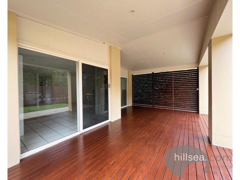 1/98 Imperial Parade, Labrador QLD 4215