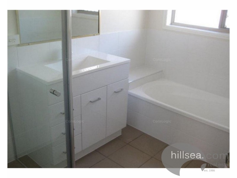 1/11 Riccarton Place, Labrador QLD 4215