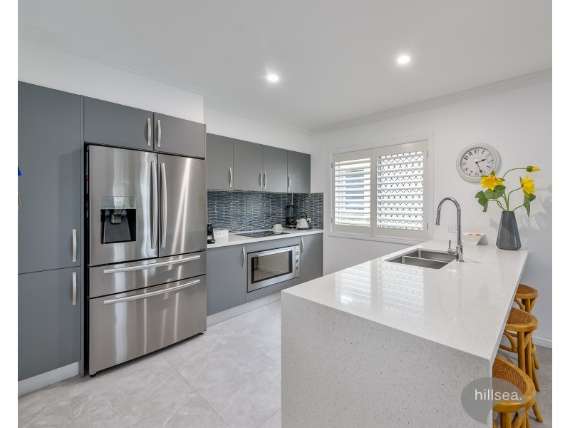 27/76 Bayview Street, Runaway Bay QLD 4216