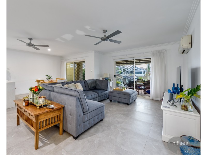 27/76 Bayview Street, Runaway Bay QLD 4216