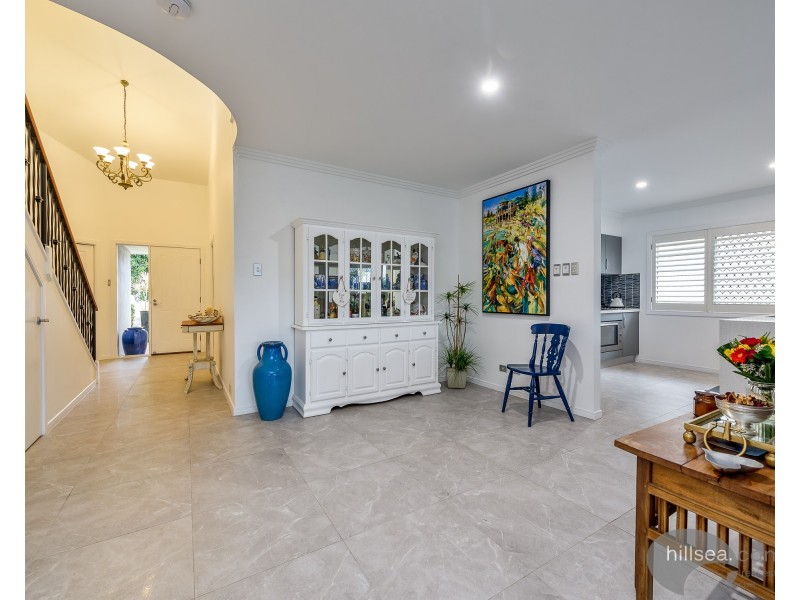 27/76 Bayview Street, Runaway Bay QLD 4216