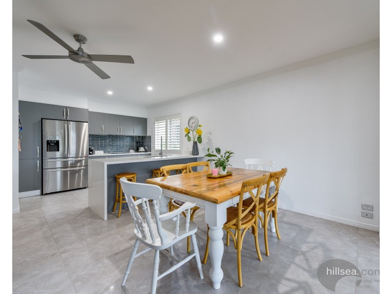 27/76 Bayview Street, Runaway Bay QLD 4216