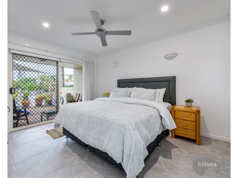 27/76 Bayview Street, Runaway Bay QLD 4216